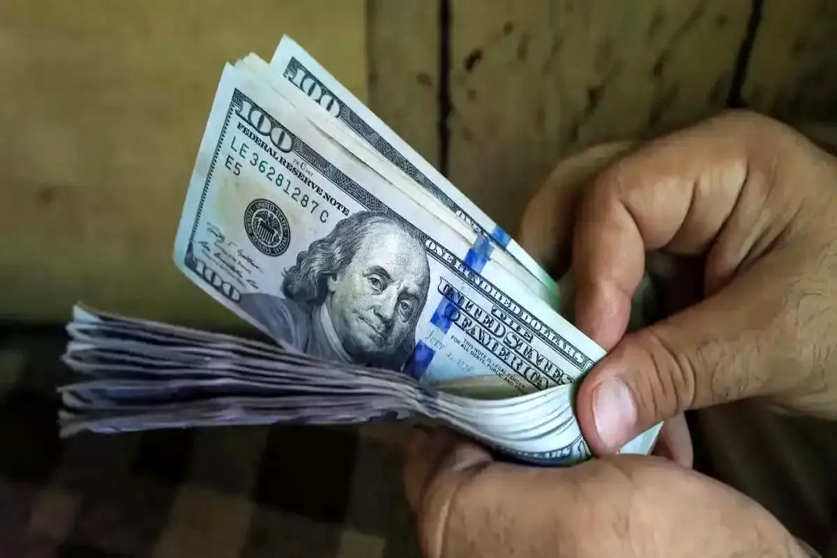 عوامل مؤثر بر تعیین قیمت دلار در بازار ایران